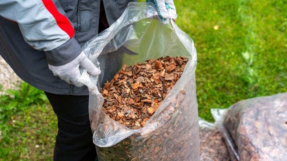 bagged mulch benefits