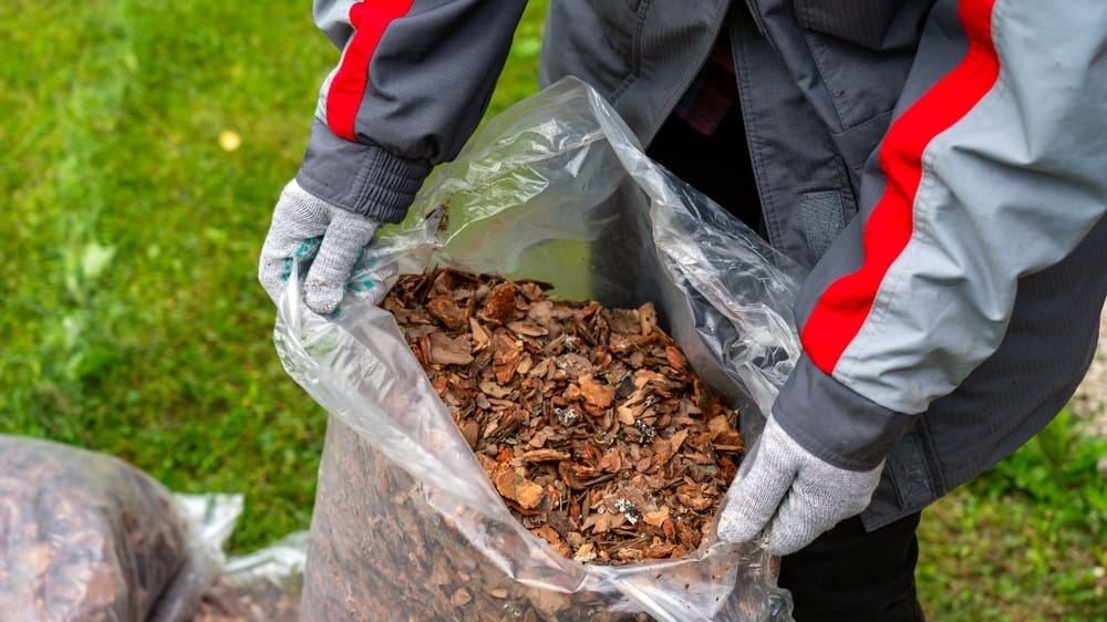 types of bagged mulch